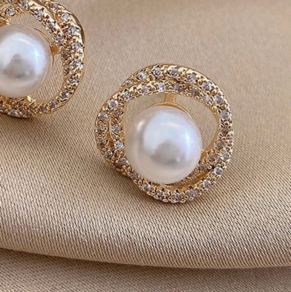 💖 2/$30 Women's vintage Elegant faux pearl & rhinestone evening stud earrings - Picture 4 of 13